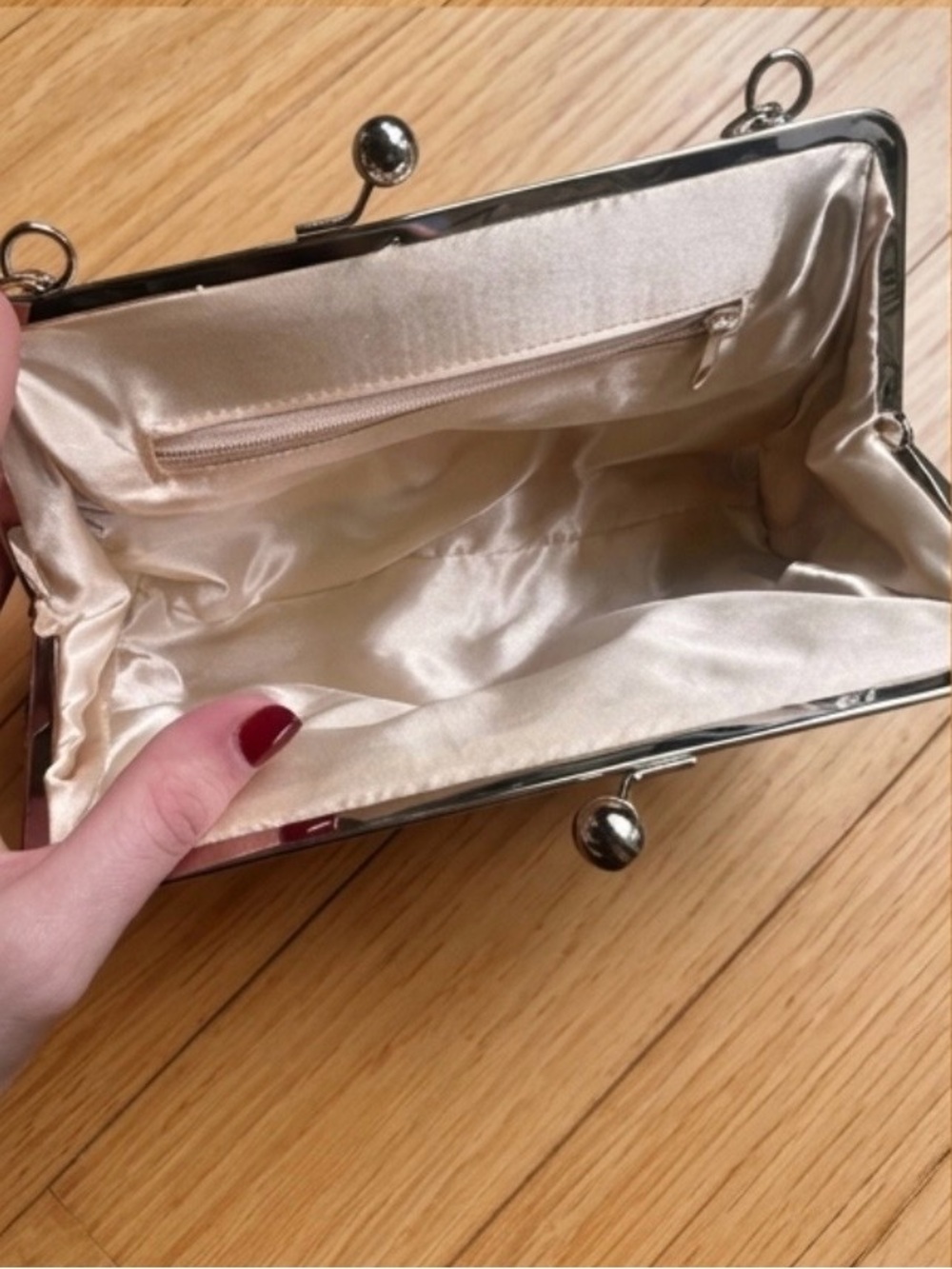 Vintage Black & Gold Floral kiss lock clutch - Picture 4 of 4